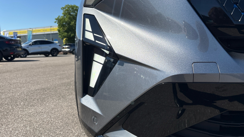 Renault Rafale E-Tech FHEV Iconic Esprit Alpine 5dr Auto 4C Hybrid Estate